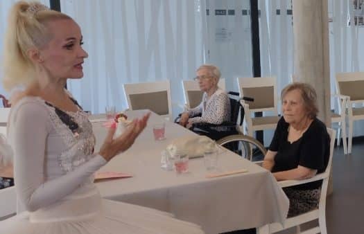 SeniorCentrum Štěrboholy - křeslo pro taneční hosty